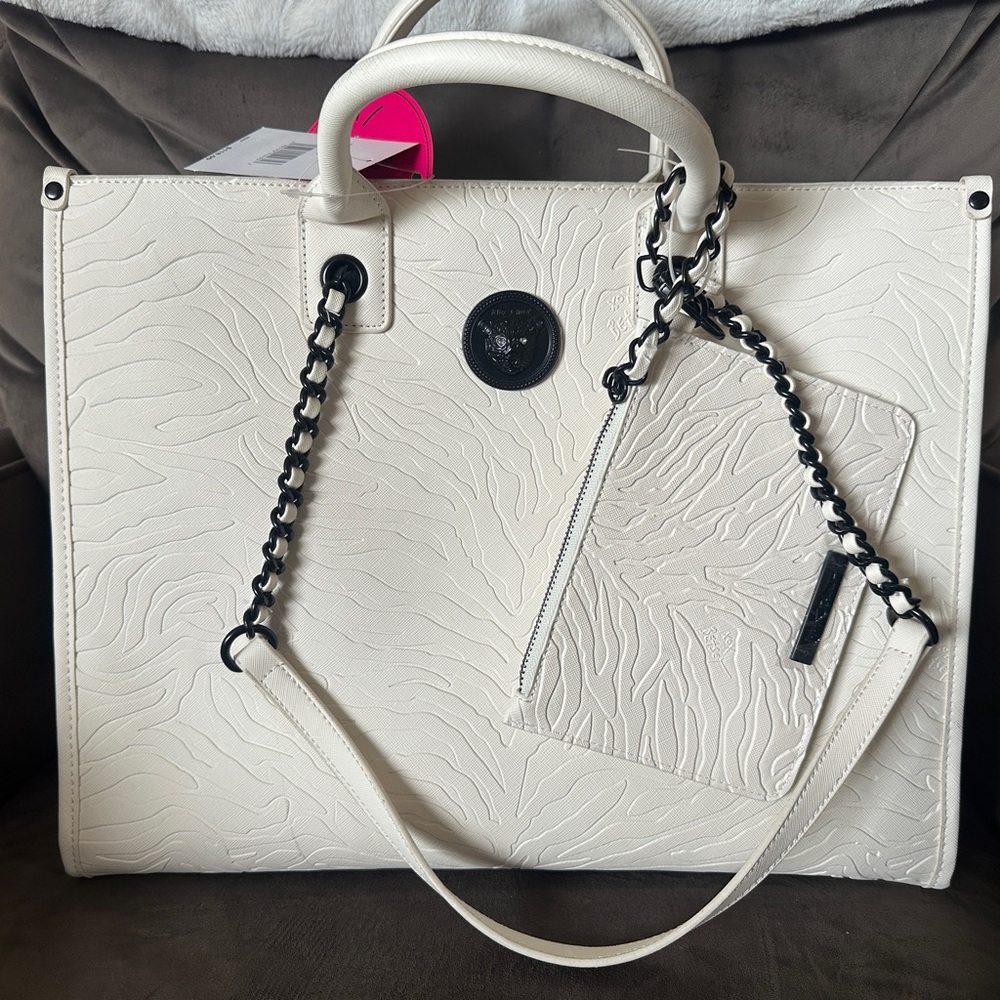 NWT BETSEY JOHNSON XOSALLY WHITE TOTE